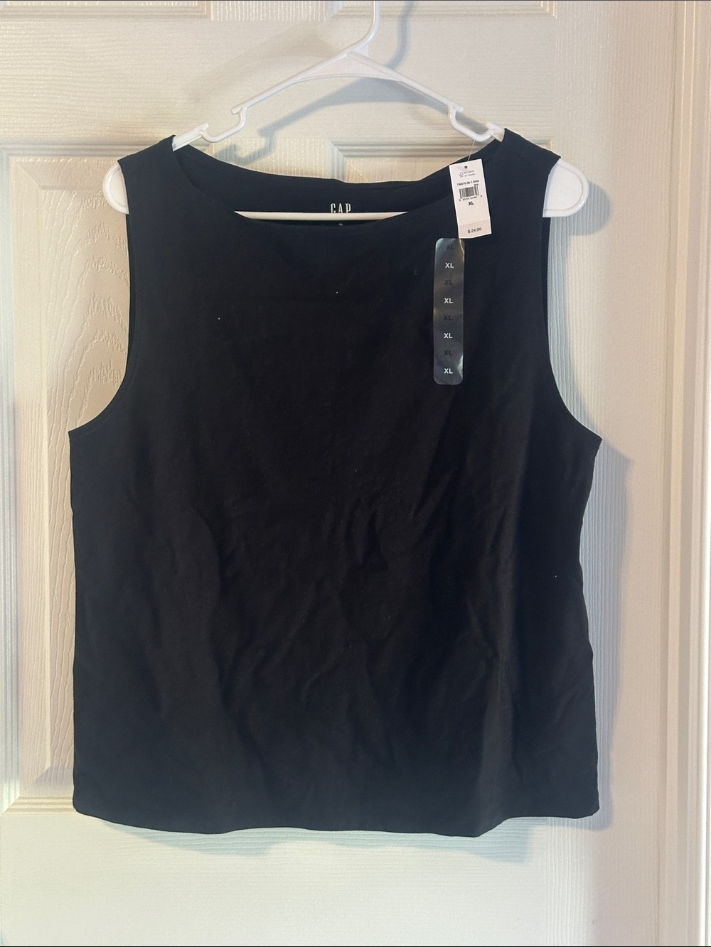 GAP Black Sleeveless Crewneck Tank Top